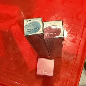 IT Cosmetics News Anchor Blue and Naturally Pretty Set